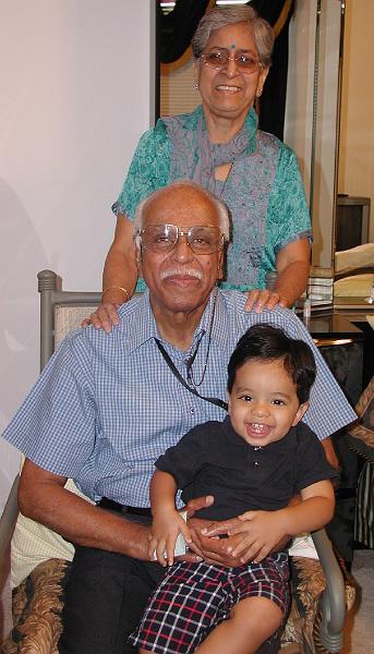 P9020173.JPG - Happy to be with Grandparents