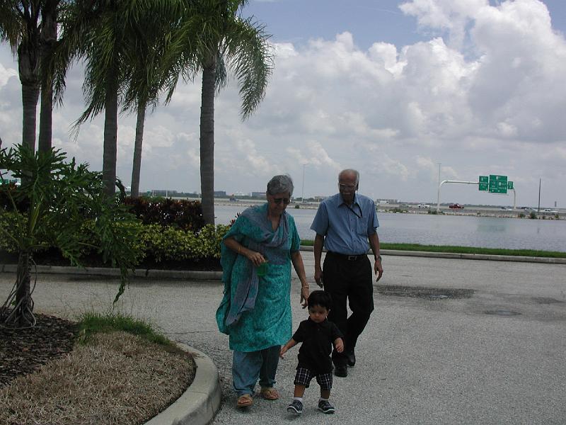 P9020189.JPG - And still more marching