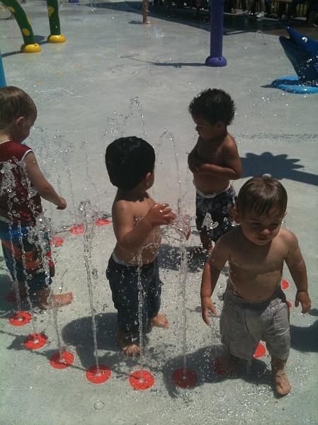 IMG_0090.JPG - Both Rohan and Jake enjoying the water